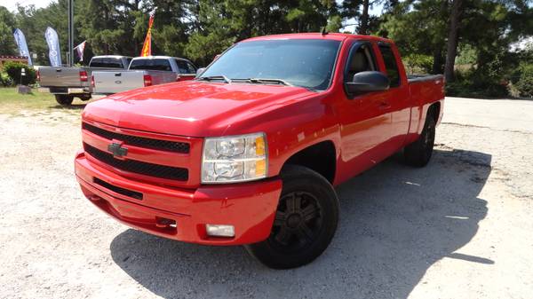 2011 Silverado 4x4, 5.3L V8, Red, beautiful inside/out, touchscreen for sale in Chapin, SC – photo 2