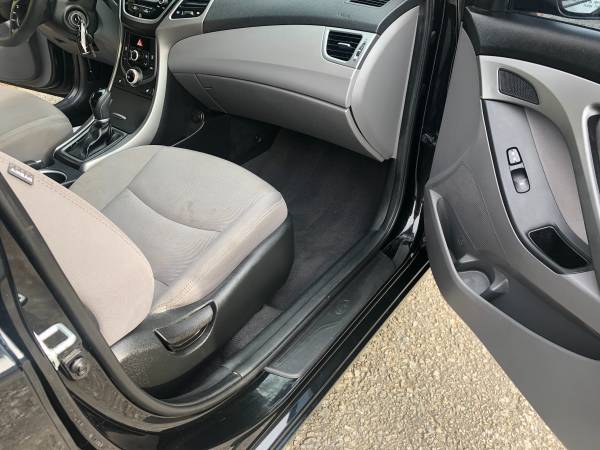 2014 Hyundai Elantra SE Clean No Issues - cars & trucks - by dealer... for sale in Louisville, KY – photo 11