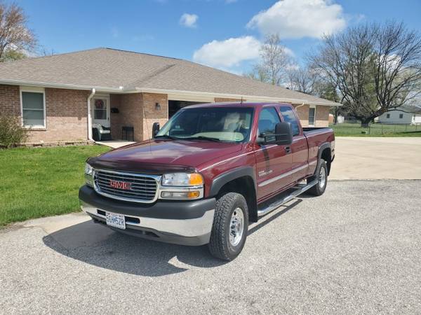 2001 GMC Sierra 2500HD SL Ext Cab Short Bed 4WD for sale in Macon, MO – photo 2