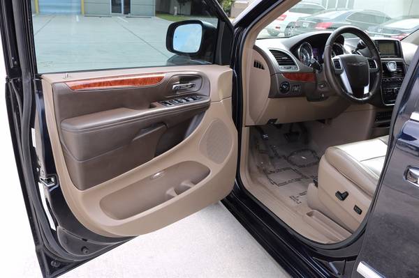 ✨2011 Chrysler Town & Country Touring L✨ - cars & trucks - by dealer... for sale in TAMPA, FL – photo 12