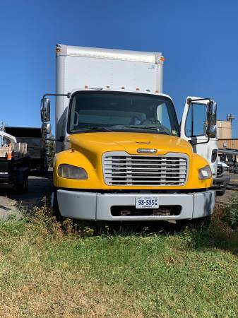 2005 FREIGHTLINER M2 106 ,BOX TRUCK,LIFTGATE,26FT BOX,AUTOMATIC for sale in CHANTILLY, District Of Columbia – photo 3