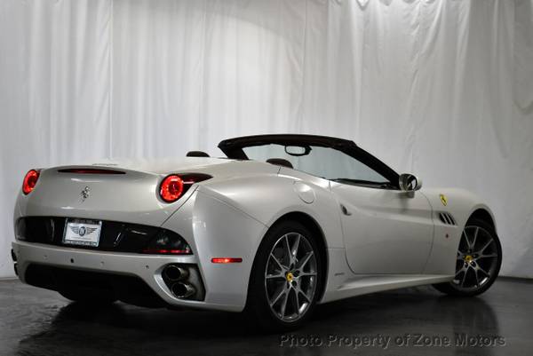 2013 *Ferrari* *California* *2dr Convertible* Bianco - cars & trucks... for sale in Addison, IL – photo 13