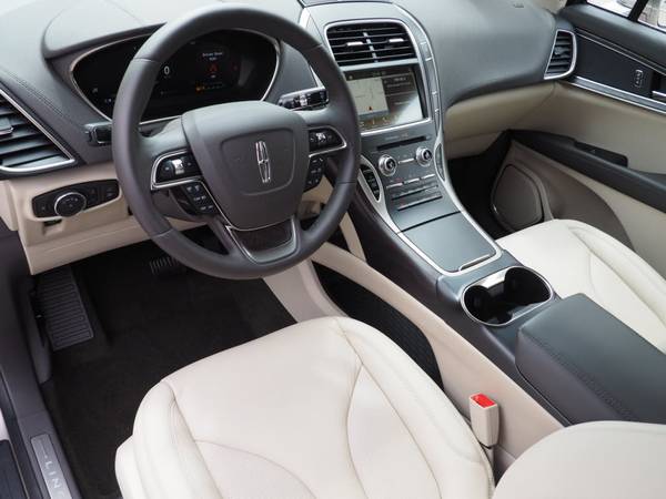 2019 Lincoln Nautilus Select - - by dealer - vehicle for sale in Glendale, CA – photo 13