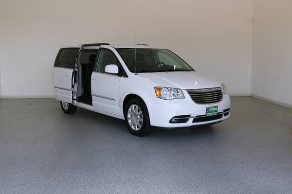 ✅✅ 2016 Chrysler Town and Country Touring Minivan for sale in Olympia, OR – photo 5