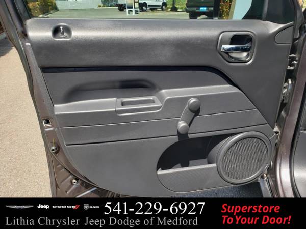 2017 Jeep Patriot Sport FWD - - by dealer - vehicle for sale in Medford, OR – photo 20