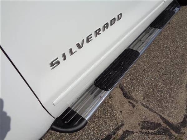 2017 Chevy Silverado Crew Cab LT 4x4 - Standard box for sale in Wautoma, WI – photo 20