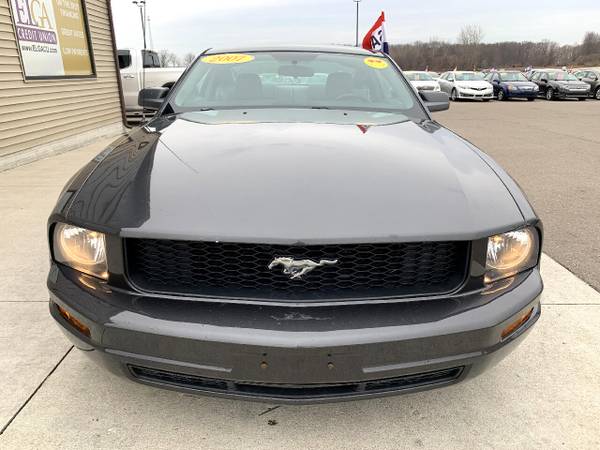 2007 Ford Mustang 2dr Cpe Premium - cars & trucks - by dealer -... for sale in Chesaning, MI – photo 2