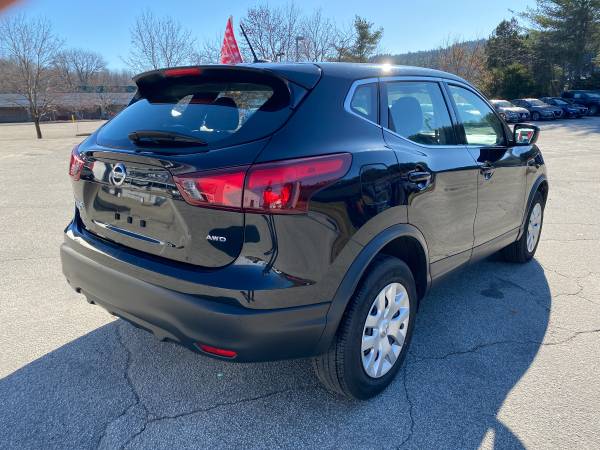 ~~~~~~~ 2019 Nissan Rogue Sport S SUV ~~~~~~~ - cars & trucks - by... for sale in BERLIN, VT – photo 7