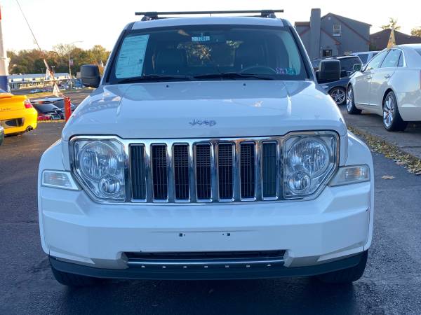 2010 Jeep Liberty LIMITED 4X4/CLEAN CARFAX WARRANTY - cars & for sale in Feasterville, PA – photo 2