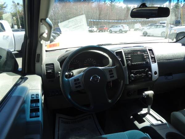 2013 Nissan Frontier Crew Cab 4x4 SV V6 Clean Power IPOD MP3 - cars for sale in Hampton Falls, MA – photo 7