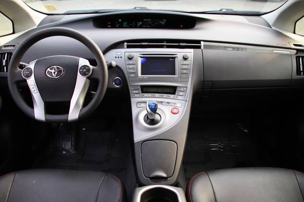 2015 Toyota Prius Plugin Hybrid Advanced Hatchback hatchback Gray for sale in Colma, CA – photo 8