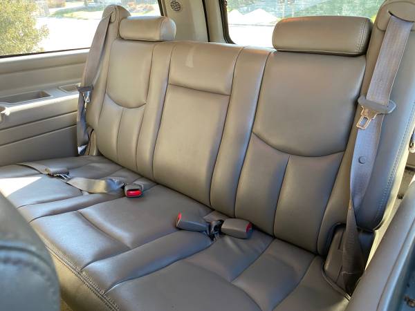 2005 Chevy Suburban 1500 LT - cars & trucks - by owner - vehicle... for sale in Racine, WI – photo 7