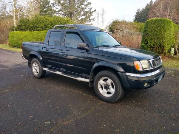 Nissan Frontier 4x4 crewcab - cars & trucks - by owner - vehicle... for sale in Warrenton, OR – photo 2