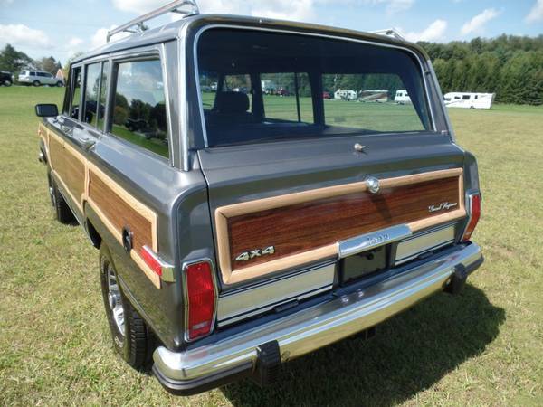 1990 *Jeep* *Grand Wagoneer* *4dr Wagon 4WD* Gray for sale in Johnstown , PA – photo 21