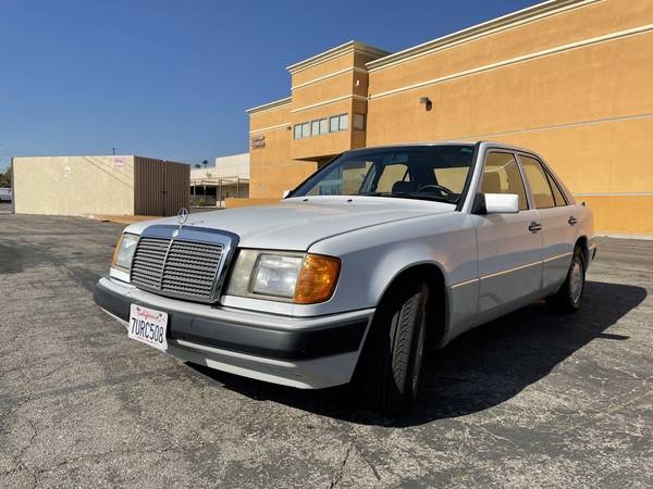 1991 Mercedes-Benz 300E 2.6L - cars & trucks - by owner - vehicle... for sale in Los Angeles, CA – photo 3