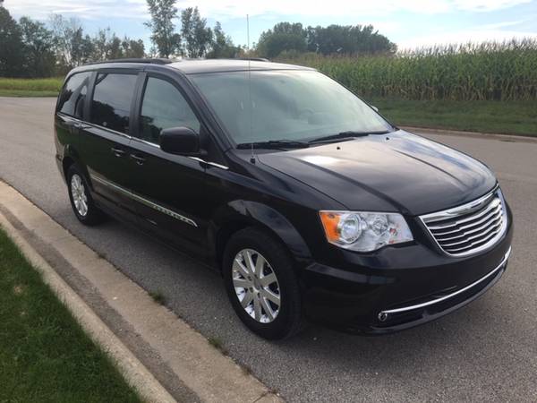 2014 Chrysler Town & Country Touring for sale in Black Creek, WI – photo 3